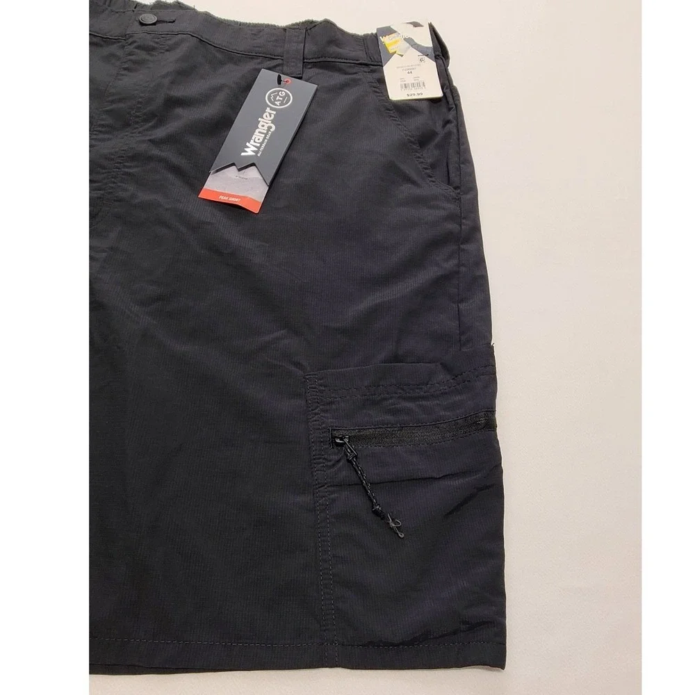 Wrangler ATG Men Black Peak Shorts Nylon Ripstop Cargo Hiking Outdoor 44 NEW
